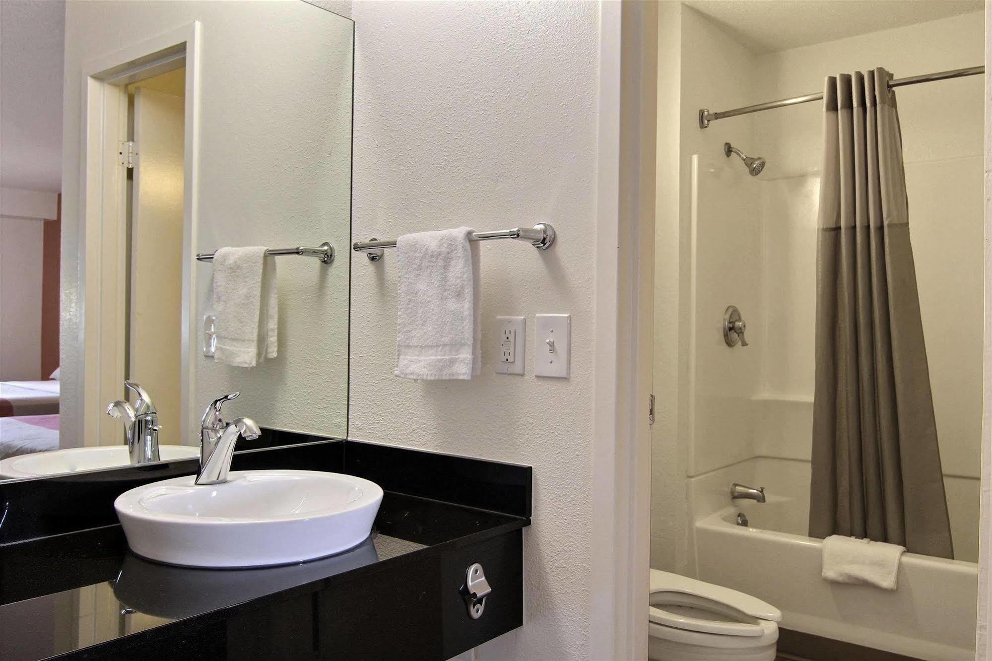 Motel 6-Middleburg Heights, Oh - Cleveland Dış mekan fotoğraf